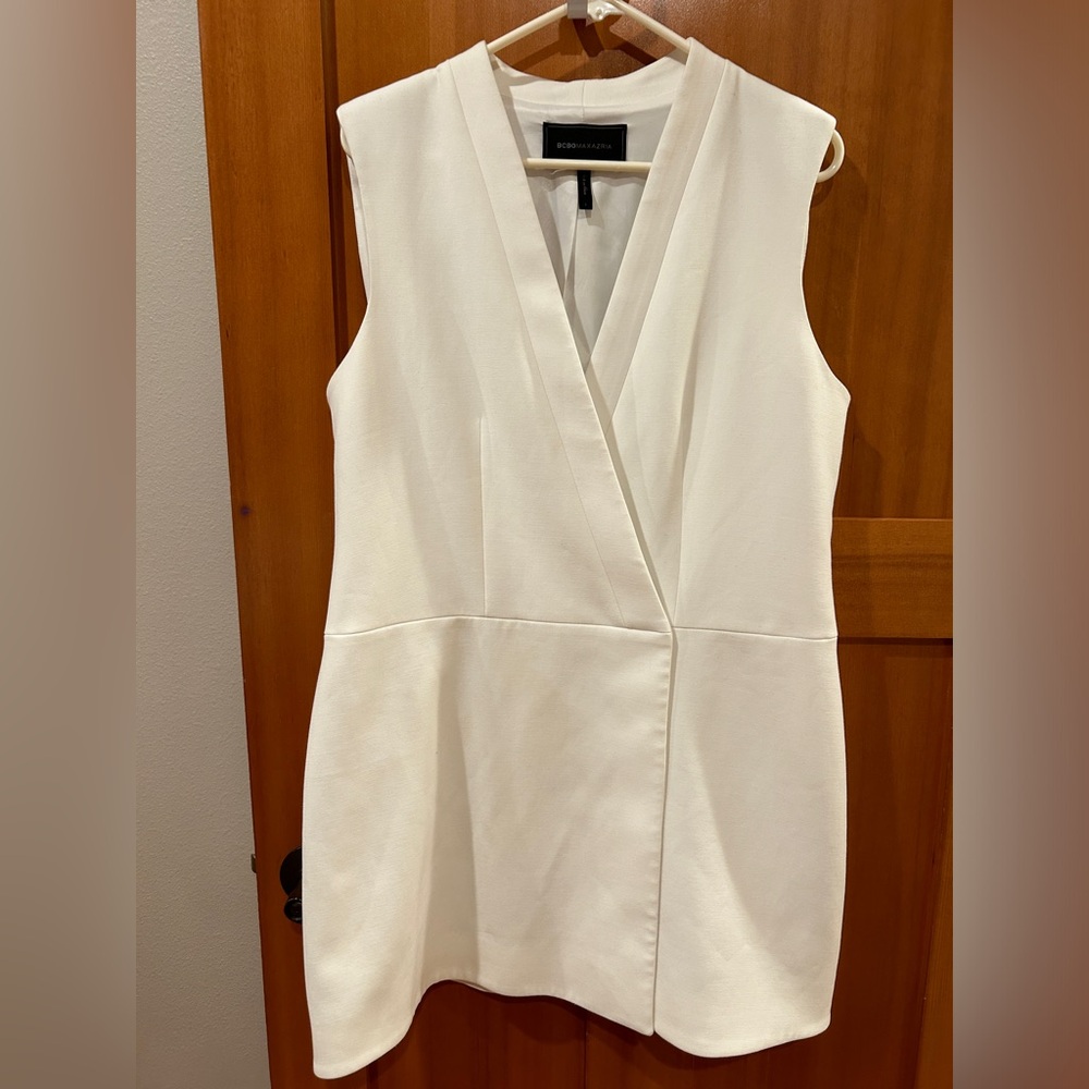BCBGMaxazria White wrap jumper dress